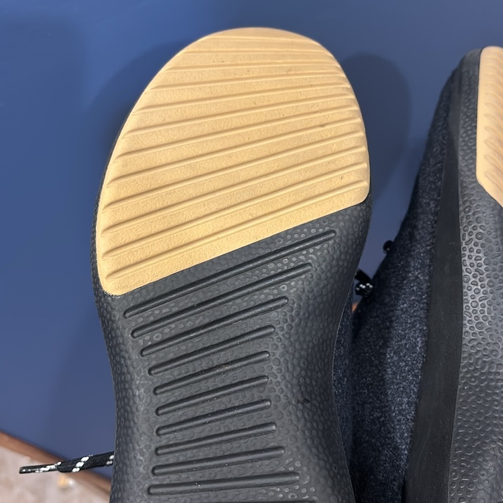 EUC
Allbirds Men's Wool Runner-up Mizzles - Picture 6 of 6